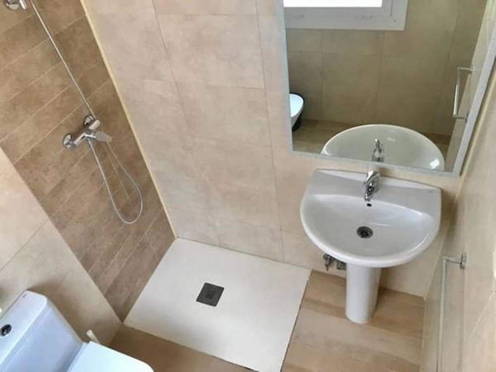 Hostal Casa Torrent Canet De Mar Luaran gambar