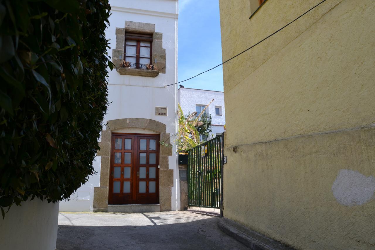 Hostal Casa Torrent Canet De Mar Luaran gambar