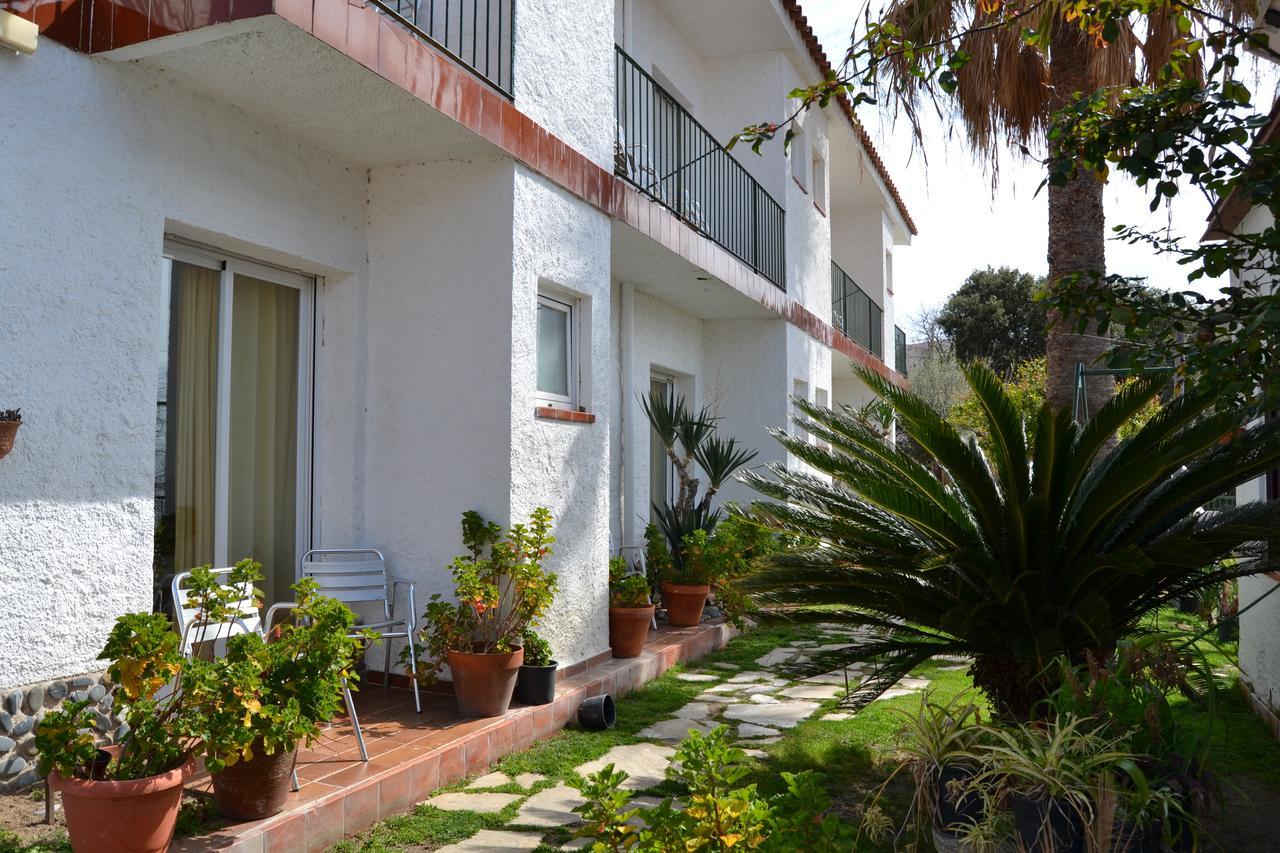 Hostal Casa Torrent Canet De Mar Luaran gambar