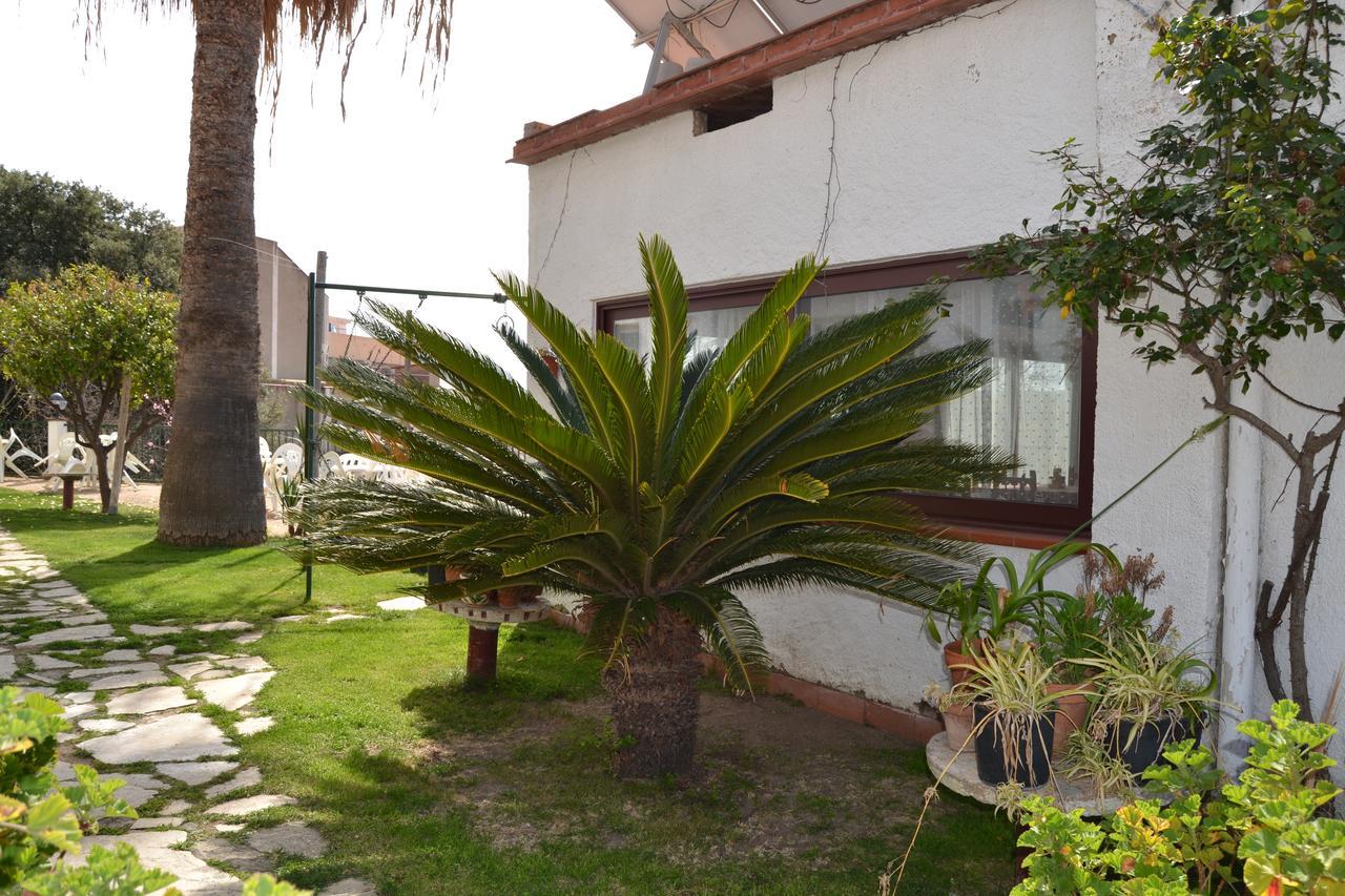 Hostal Casa Torrent Canet De Mar Luaran gambar