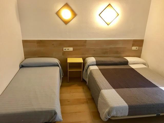 Hostal Casa Torrent Canet De Mar Luaran gambar